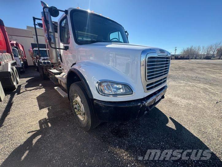 Freightliner M2 Kabeļu pacēlājs nomontējamām kravas mašīnām