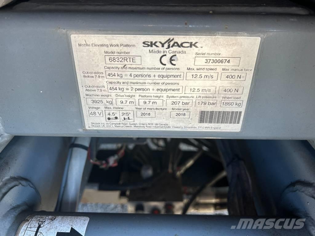SkyJack SJ 6832 RTE Šķerveida pacēlāji