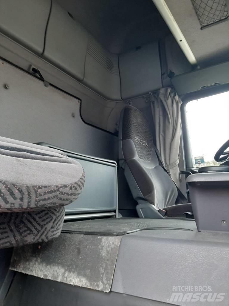 Scania R 124 Tents