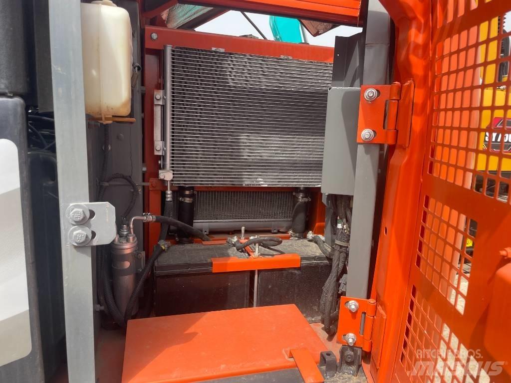 Hitachi ZX 70 Kāpurķēžu ekskavatori