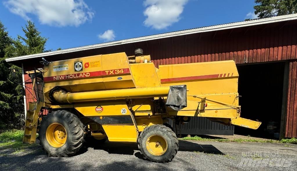 New Holland TX 34 Ražas novākšanas kombaini