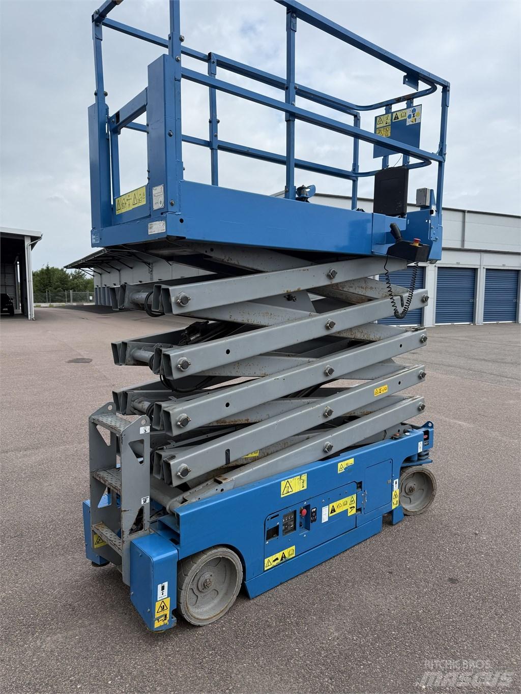 Genie GS3232 Šķerveida pacēlāji