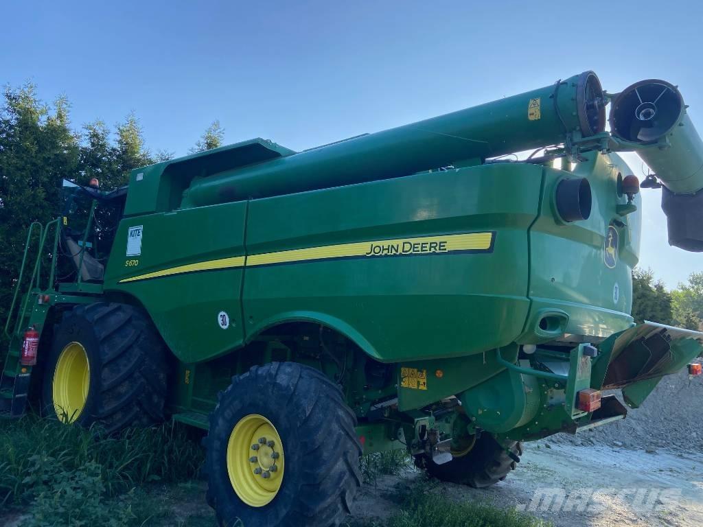 John Deere S 670 i Ražas novākšanas kombaini