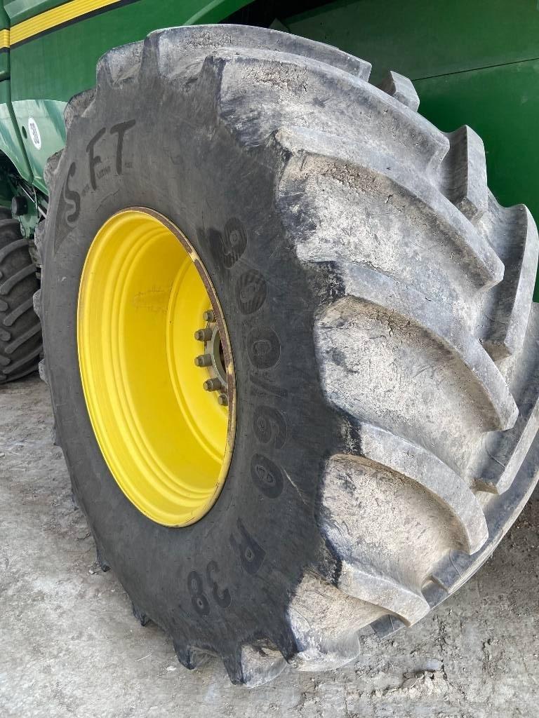 John Deere S 670 i Ražas novākšanas kombaini