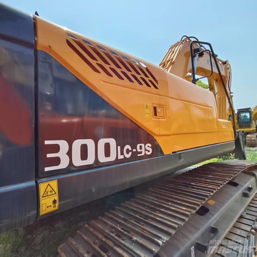 Hyundai Robex 300 LC Kāpurķēžu ekskavatori