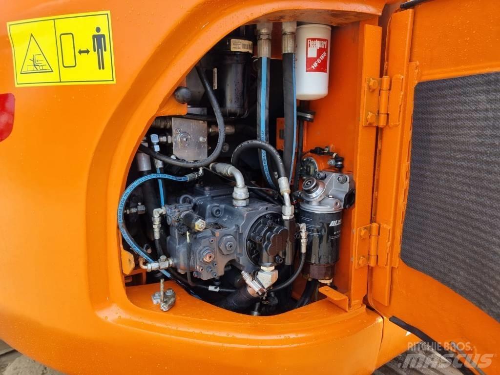 Doosan DX 140 LC-3 Kāpurķēžu ekskavatori