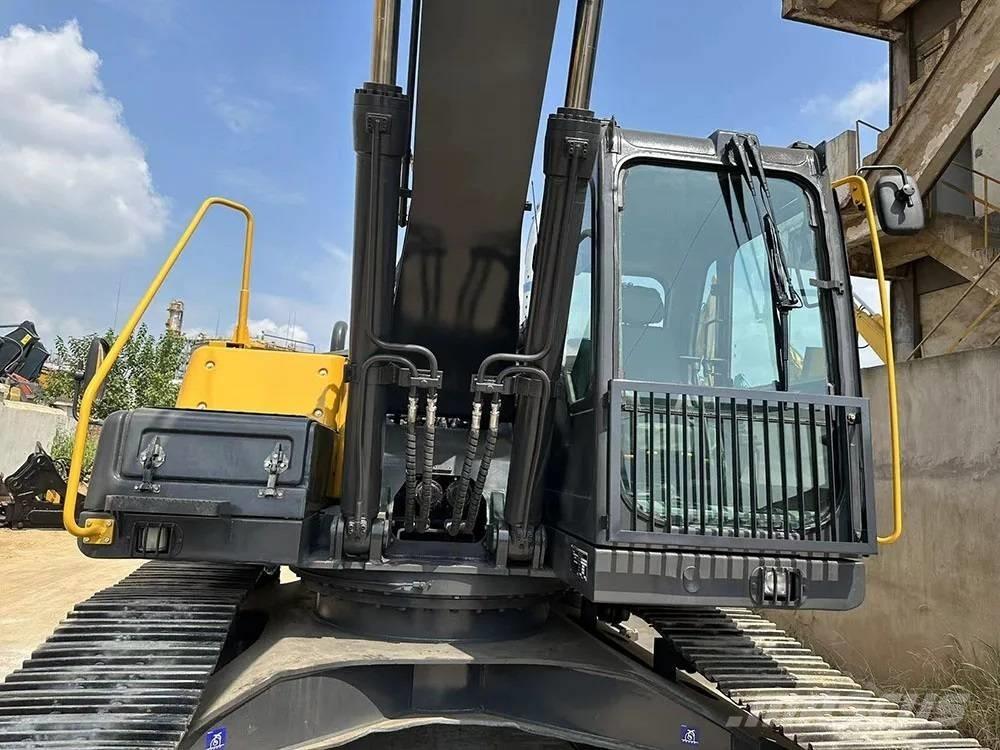 Volvo EC240D Kāpurķēžu ekskavatori