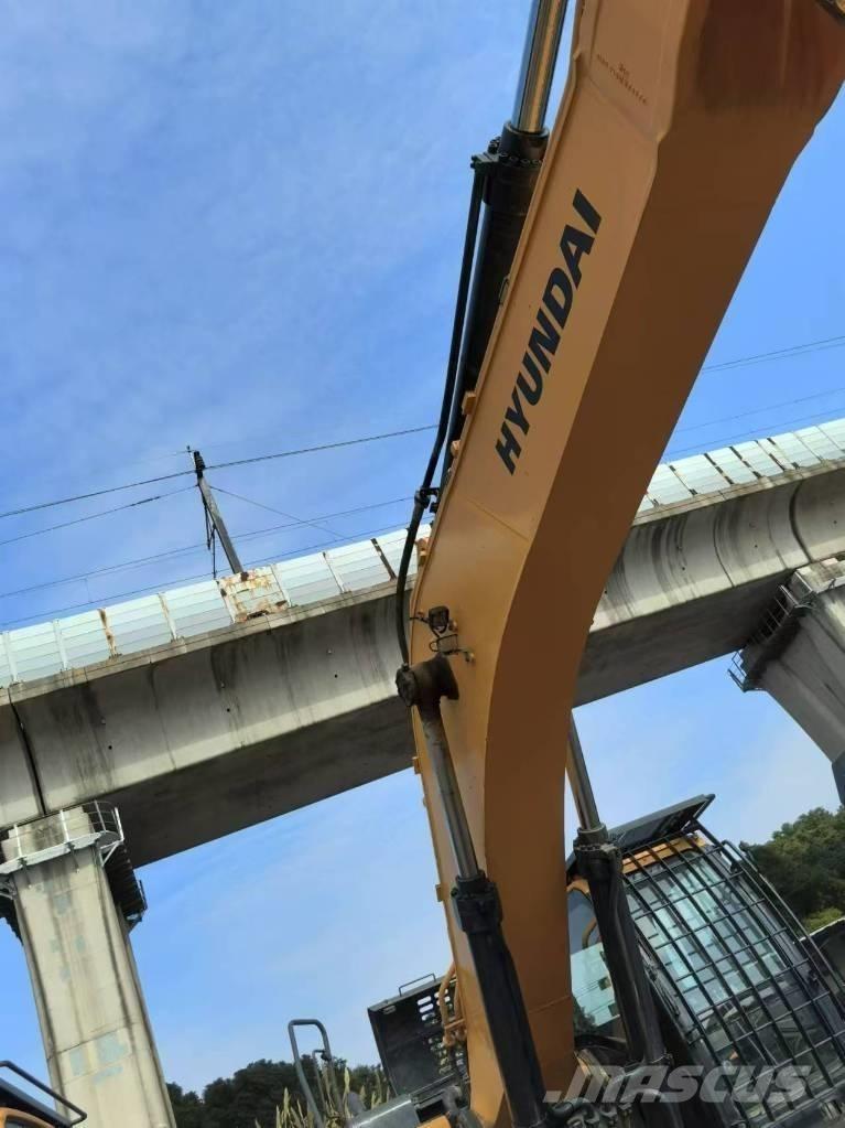 Hyundai 520VS Kāpurķēžu ekskavatori