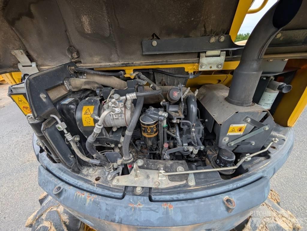 Komatsu PW 98 MR-8 Ekskavatori uz riteņiem