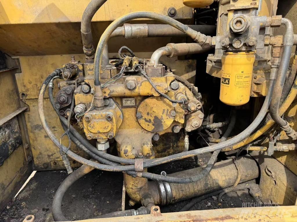 CAT 320 C Kāpurķēžu ekskavatori