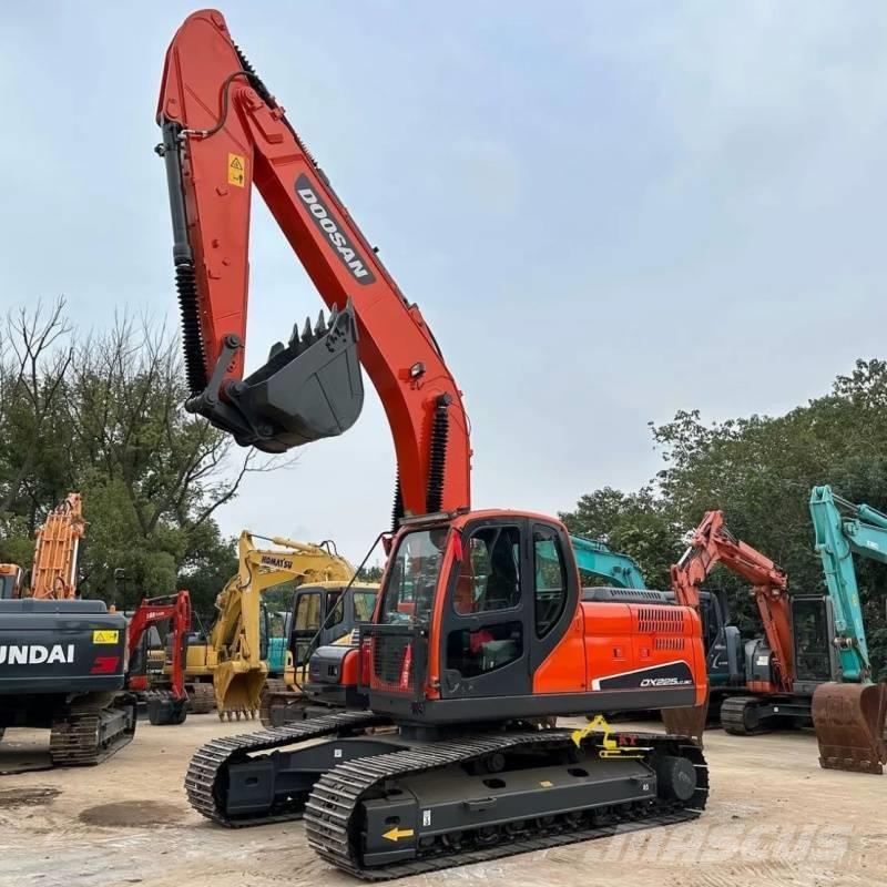 Doosan DX225-9C Kāpurķēžu ekskavatori