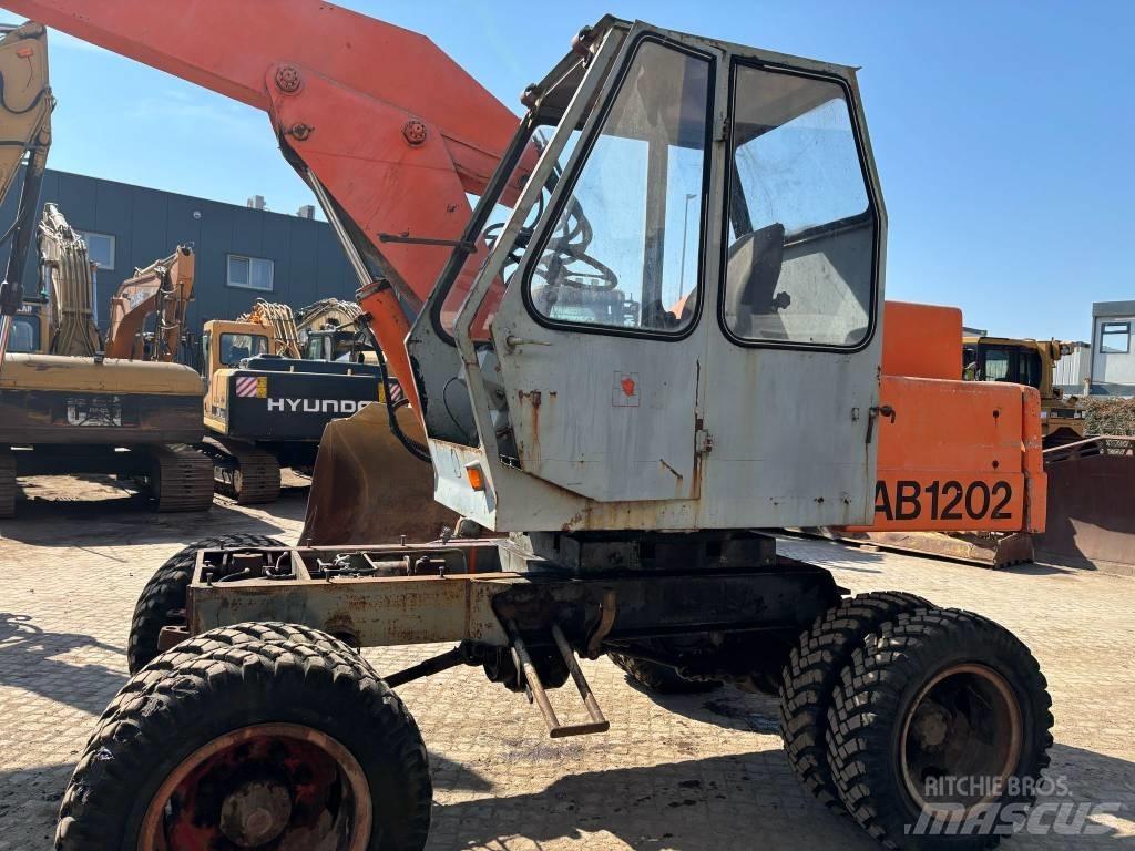 Atlas 120.2E Ekskavatori uz riteņiem