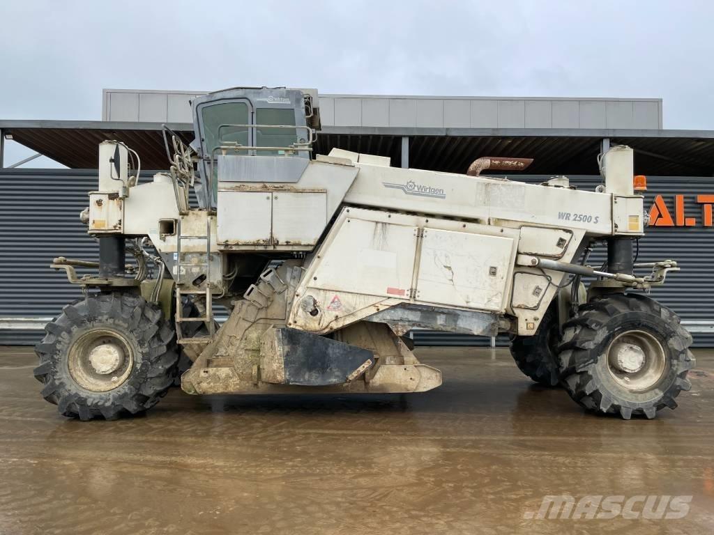 Wirtgen WR 2500S Asfalta savācējs