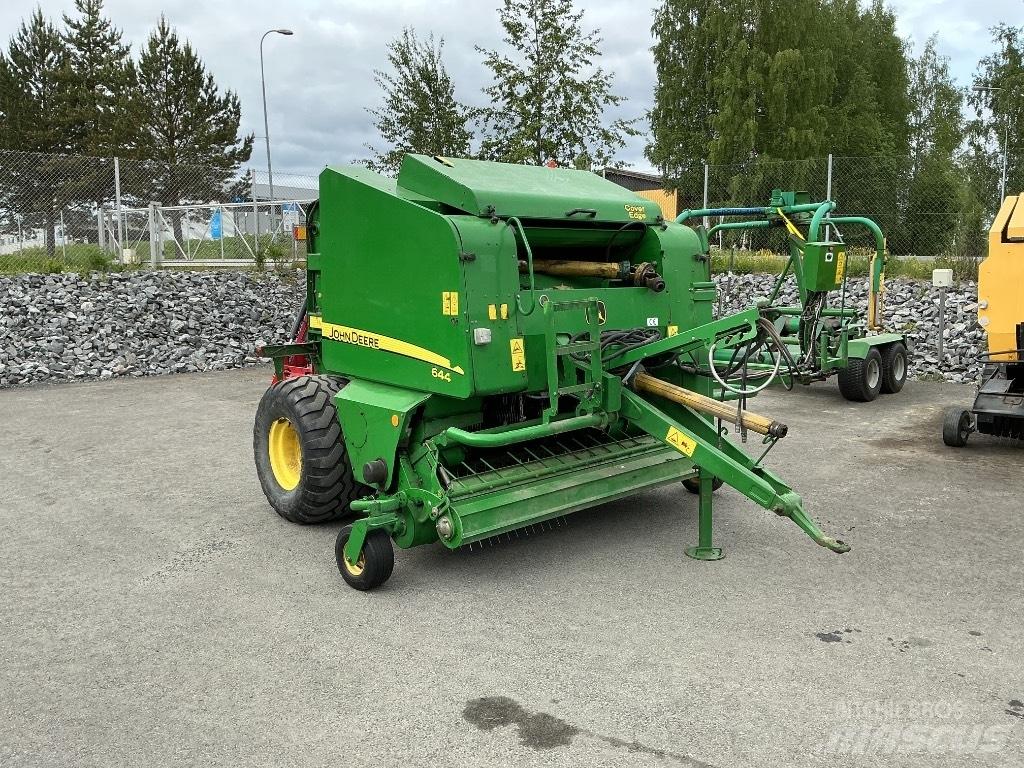 John Deere 644 Rituļu preses
