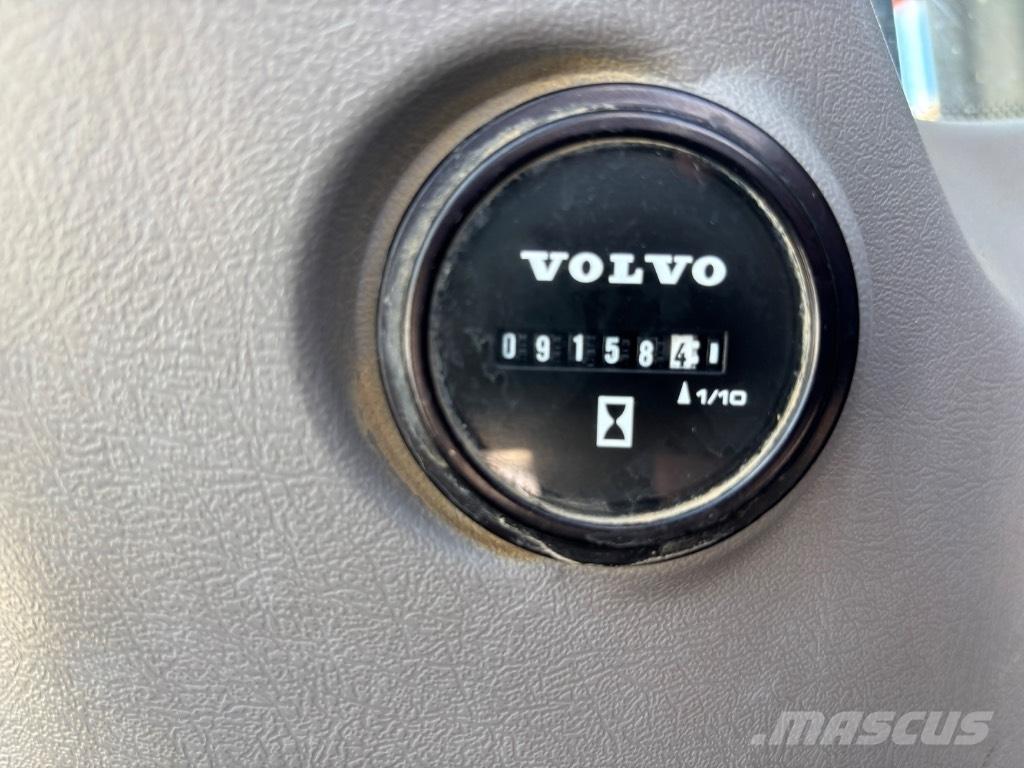 Volvo EC 140 EL Kāpurķēžu ekskavatori