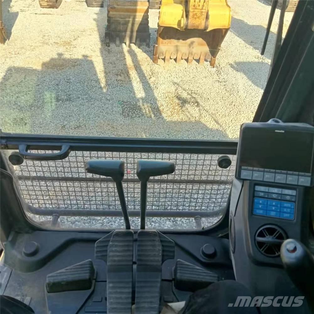 Komatsu PC450-8 Kāpurķēžu ekskavatori
