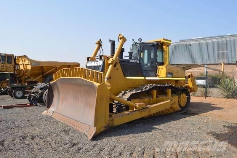 Komatsu D155-5 Kāpurķēžu buldozeri