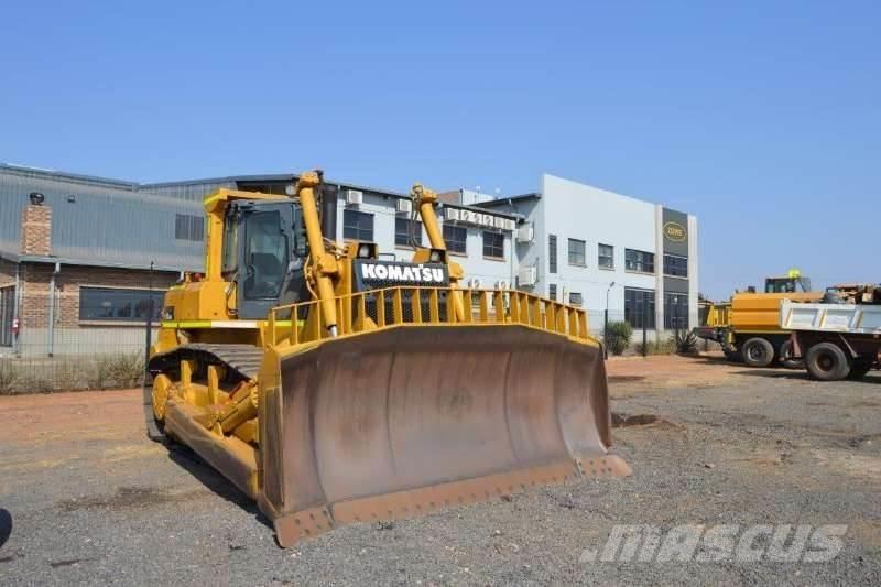 Komatsu D155-5 Kāpurķēžu buldozeri