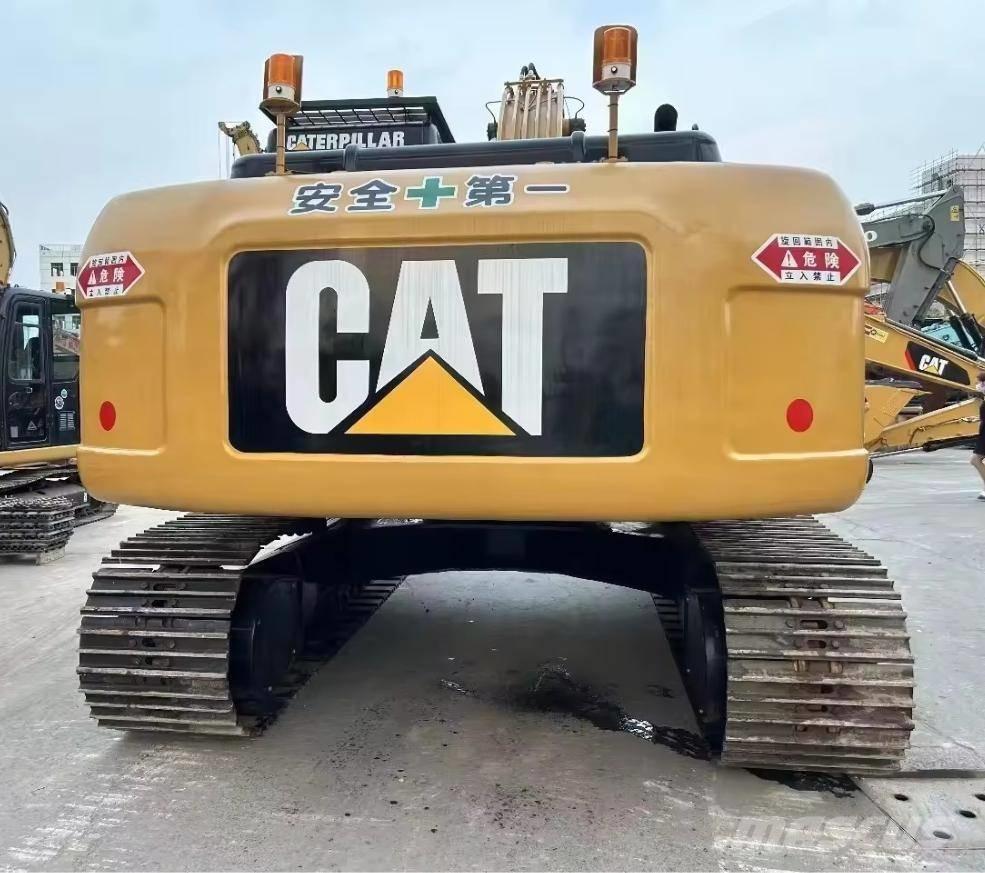 CAT 323 D Kāpurķēžu ekskavatori