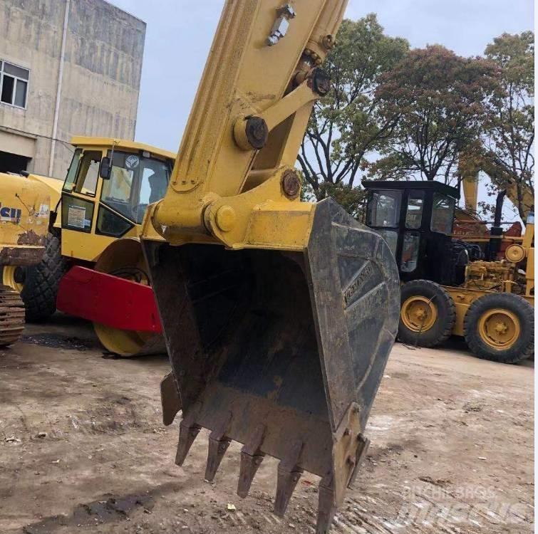 Komatsu pc220-8 Kāpurķēžu ekskavatori
