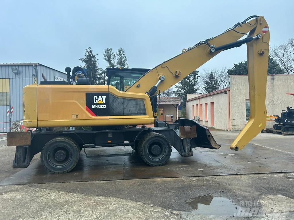 CAT MH3022 Ekskavatori uz riteņiem