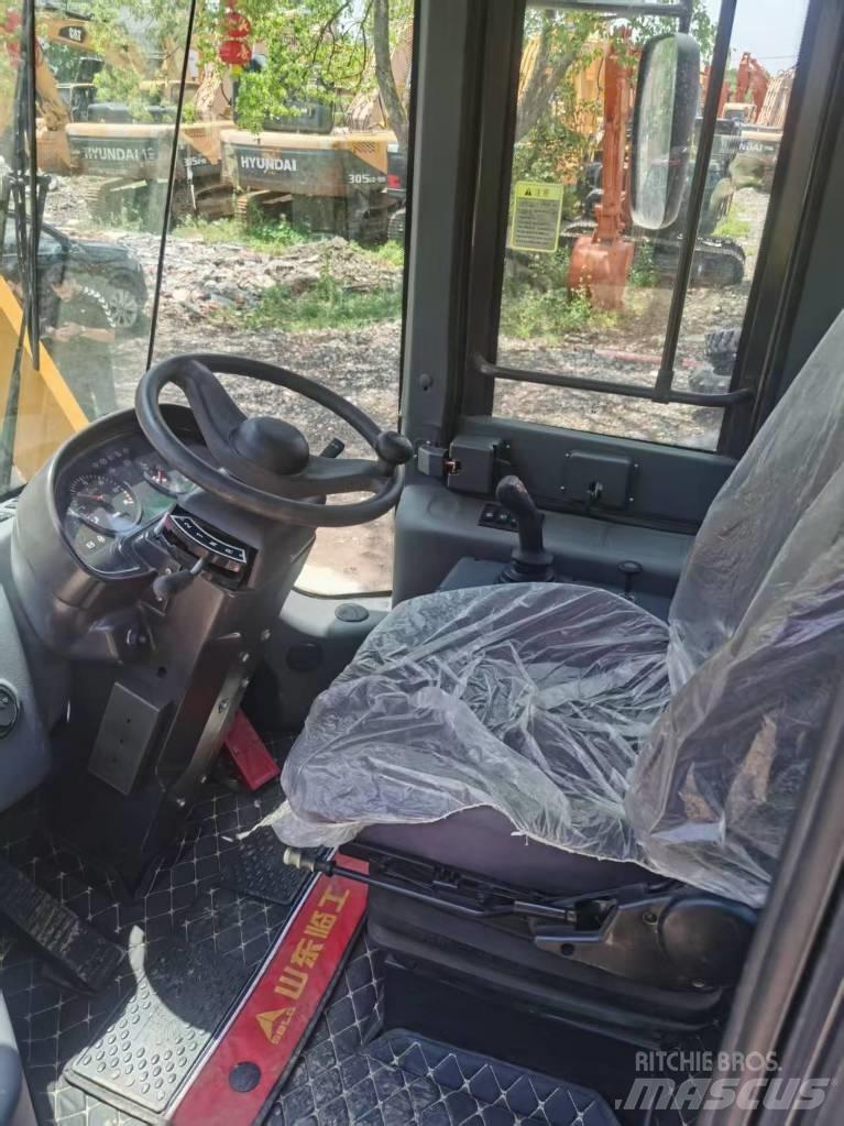 SDLG 958f Iekrāvēji uz riteņiem