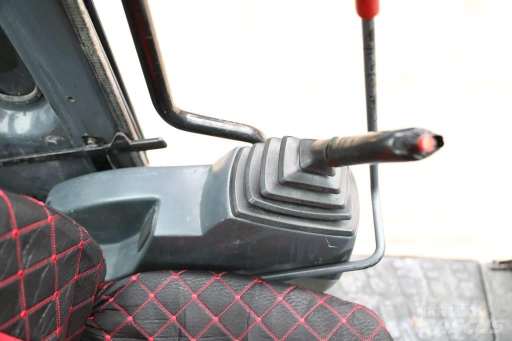 Kobelco SK 140 Kāpurķēžu ekskavatori
