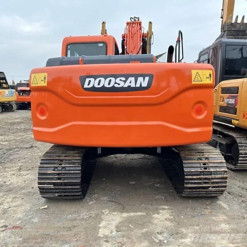 Doosan DX 150 Kāpurķēžu ekskavatori