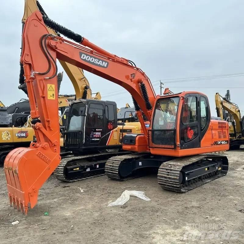 Doosan DX 150 Kāpurķēžu ekskavatori