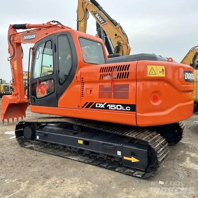 Doosan DX 150 Kāpurķēžu ekskavatori