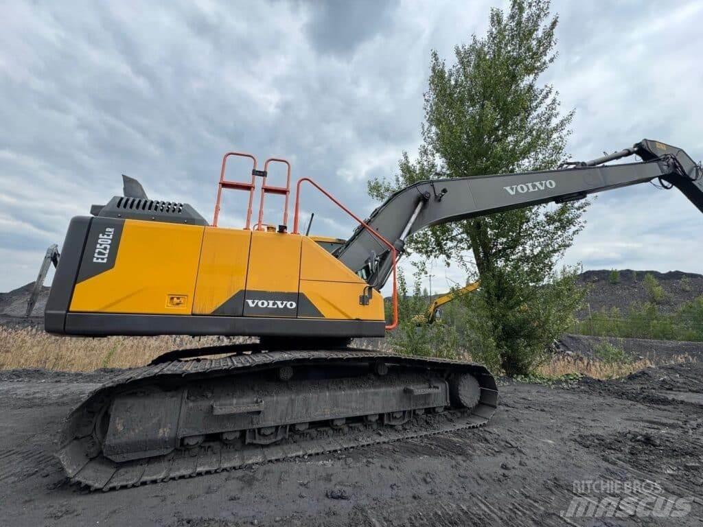 Volvo EC250ELR Kāpurķēžu ekskavatori
