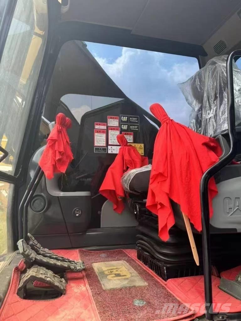 CAT 330 D L Kāpurķēžu ekskavatori