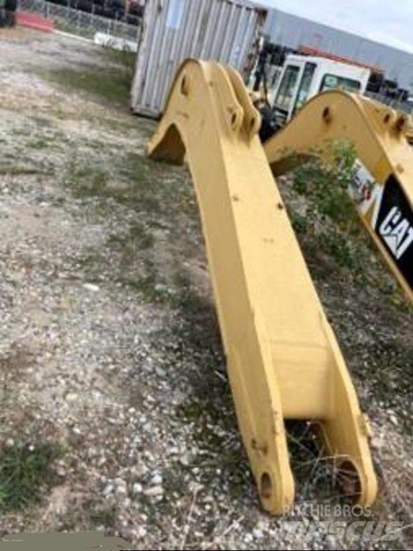 CAT 319 Strēles un kausi