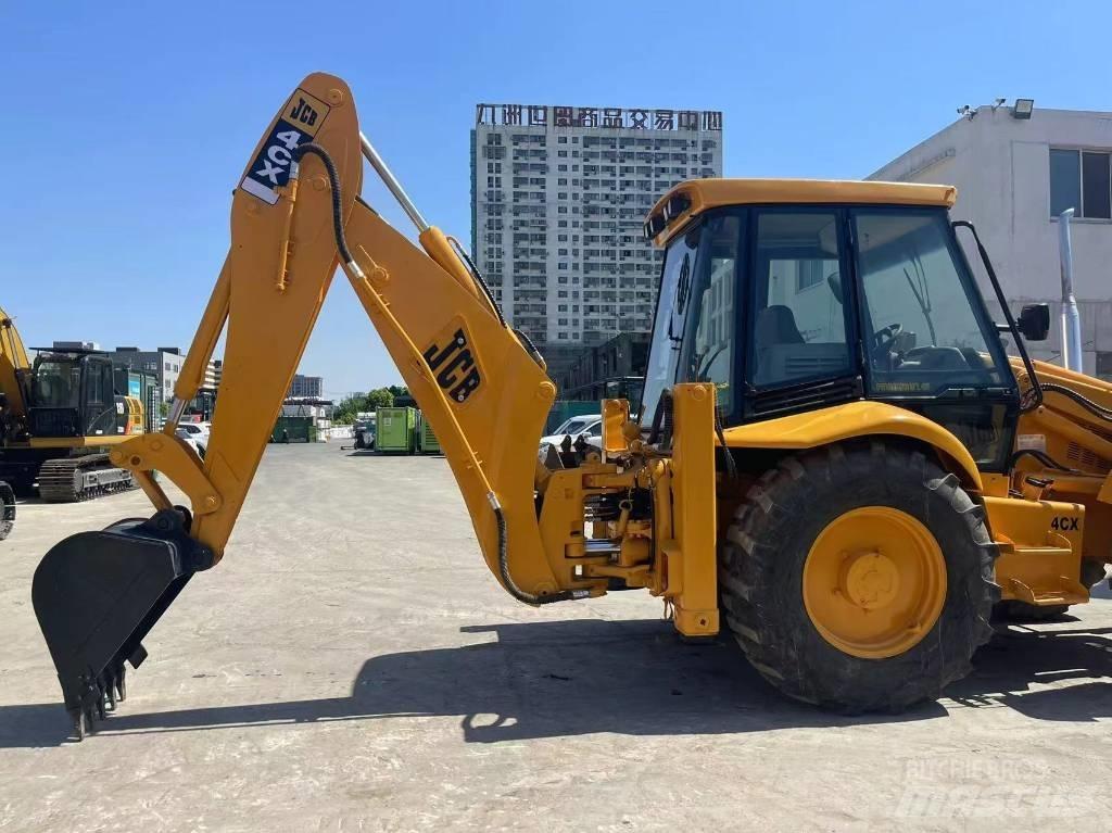 JCB 4 CX Ekskavatori-iekrāvēji