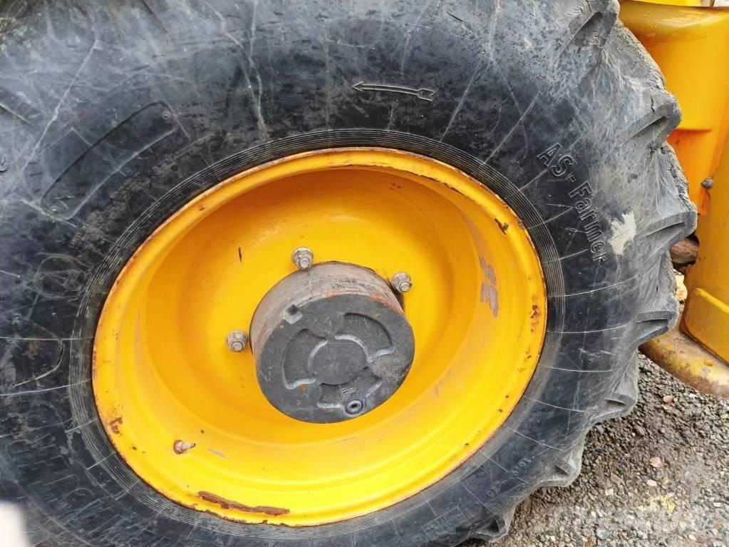 JCB 3 CX Ekskavatori-iekrāvēji