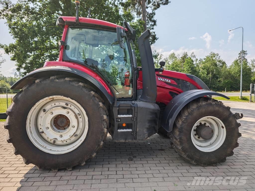 Valtra T 254 V Traktori