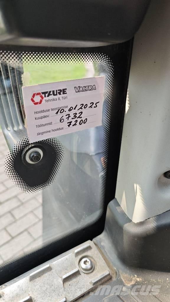 Valtra T 254 V Traktori