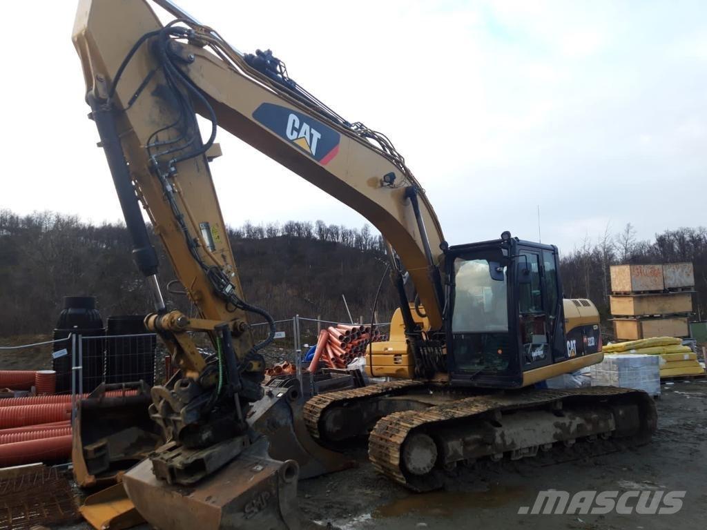 CAT 323 D L Kāpurķēžu ekskavatori