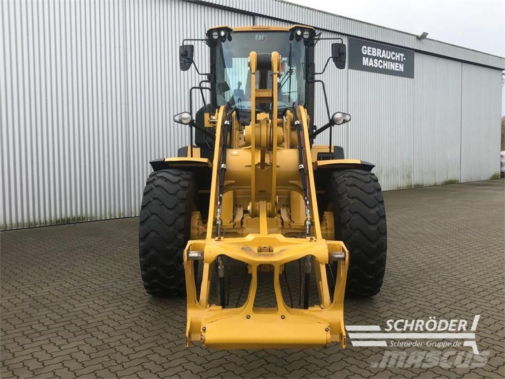  938 HL Iekrāvēji uz riteņiem