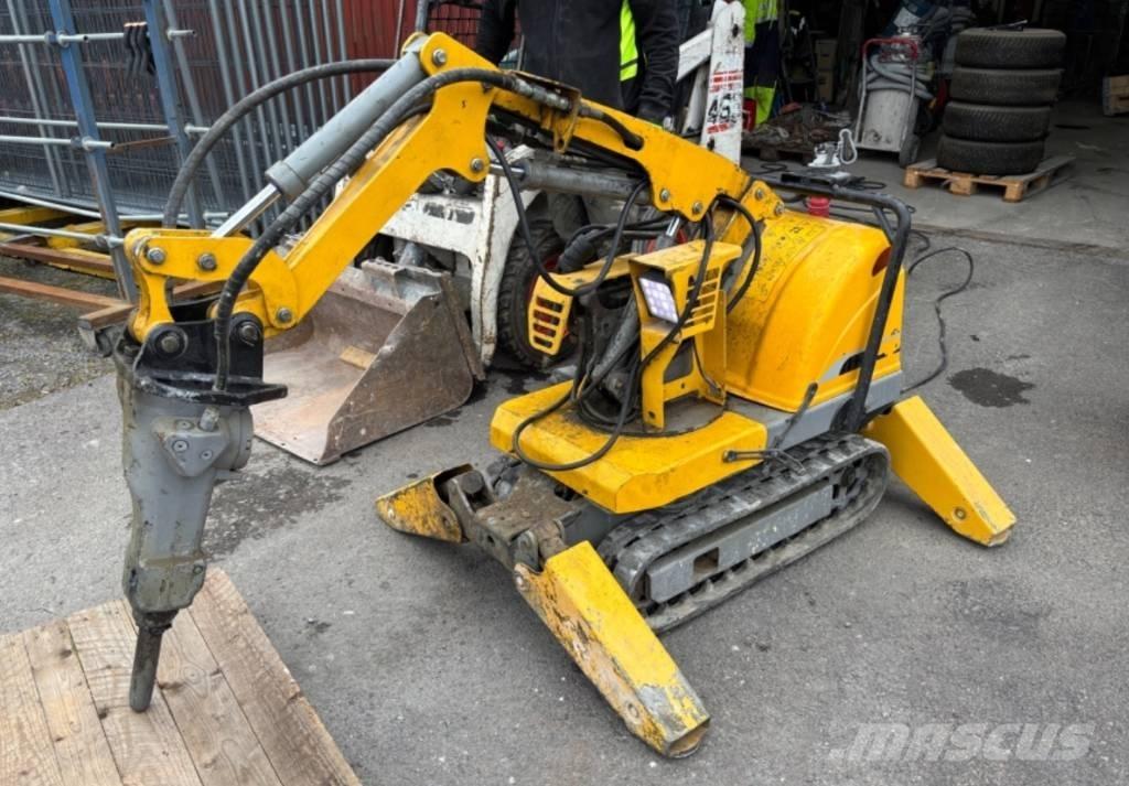 Brokk 50 Demontāžas ekskavators
