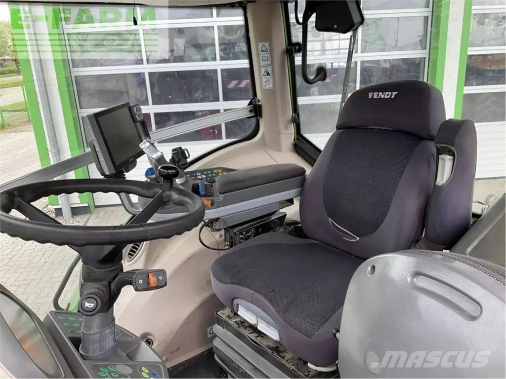 Fendt 826 vario s4 Traktori