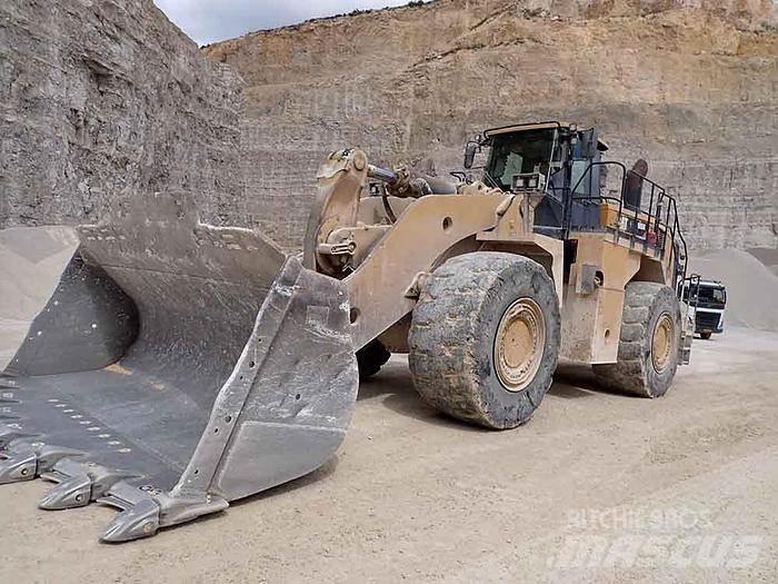 CAT 988K Iekrāvēji uz riteņiem