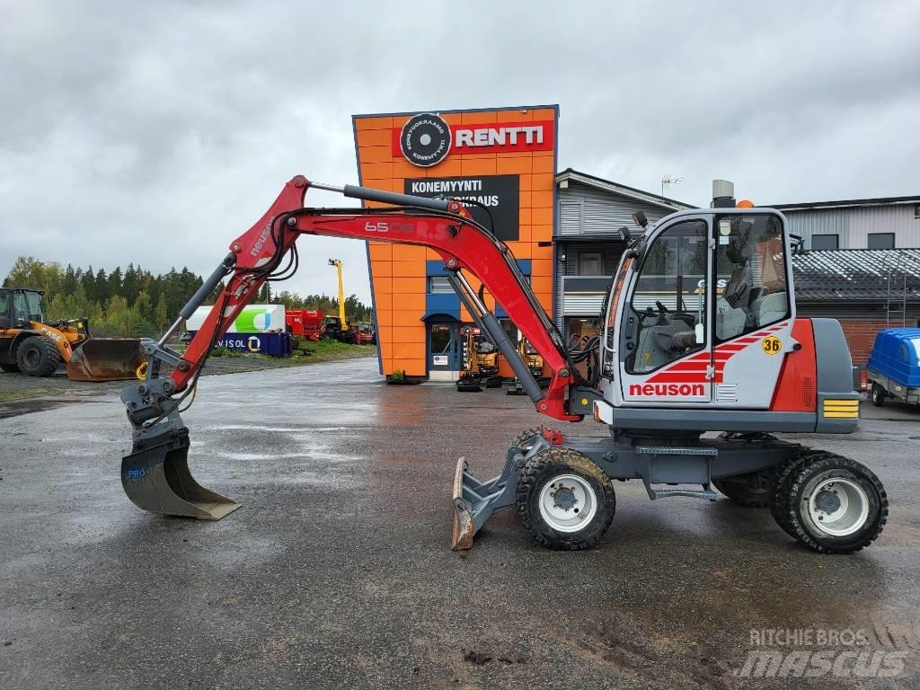 Neuson 6502 WD Ekskavatori uz riteņiem