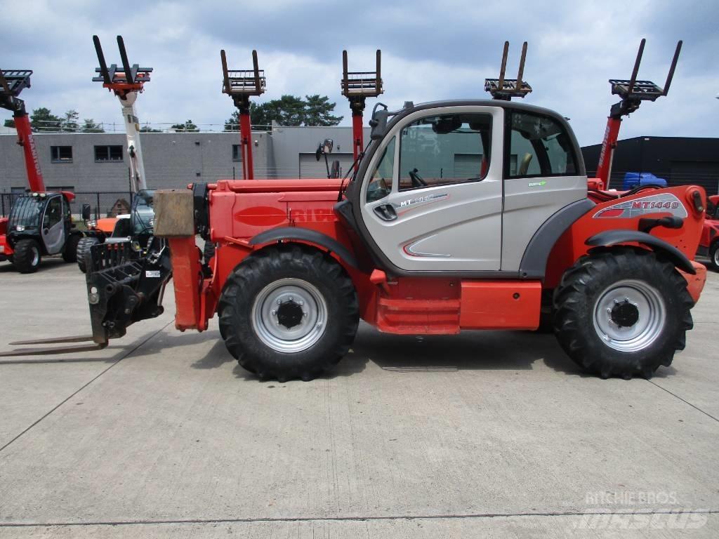 Manitou MT 1440 (124) Teleskopiskie manipulatori