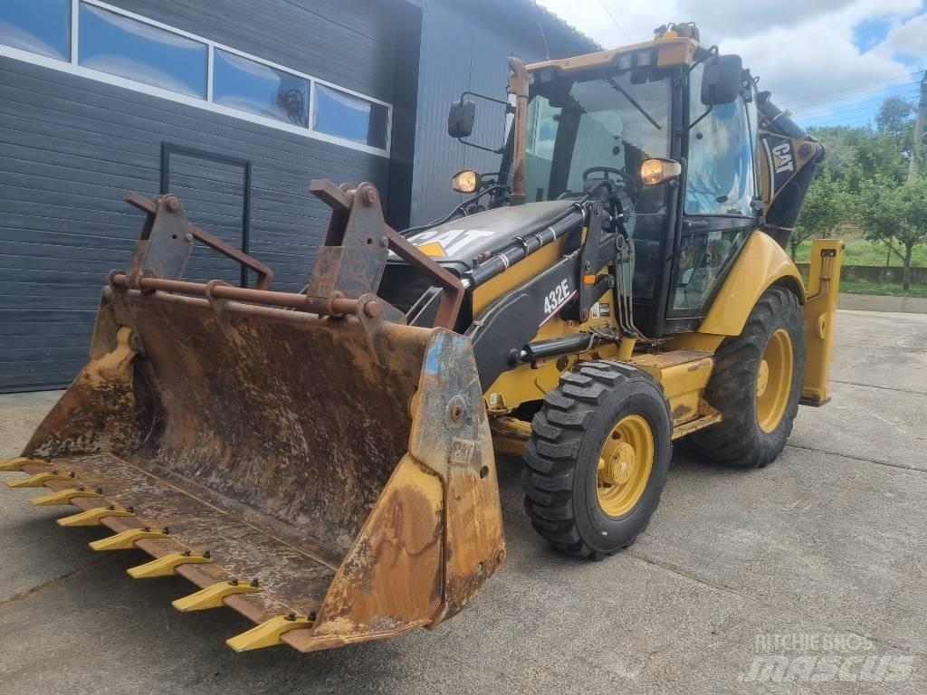CAT 432E Ekskavatori-iekrāvēji