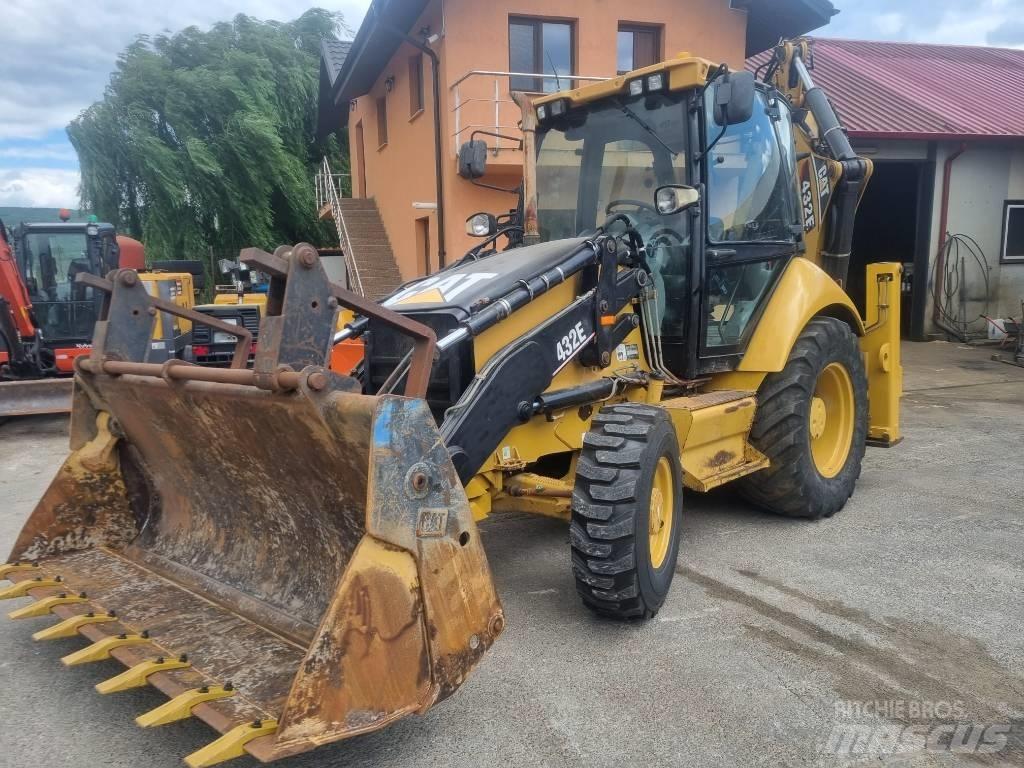 CAT 432E Ekskavatori-iekrāvēji