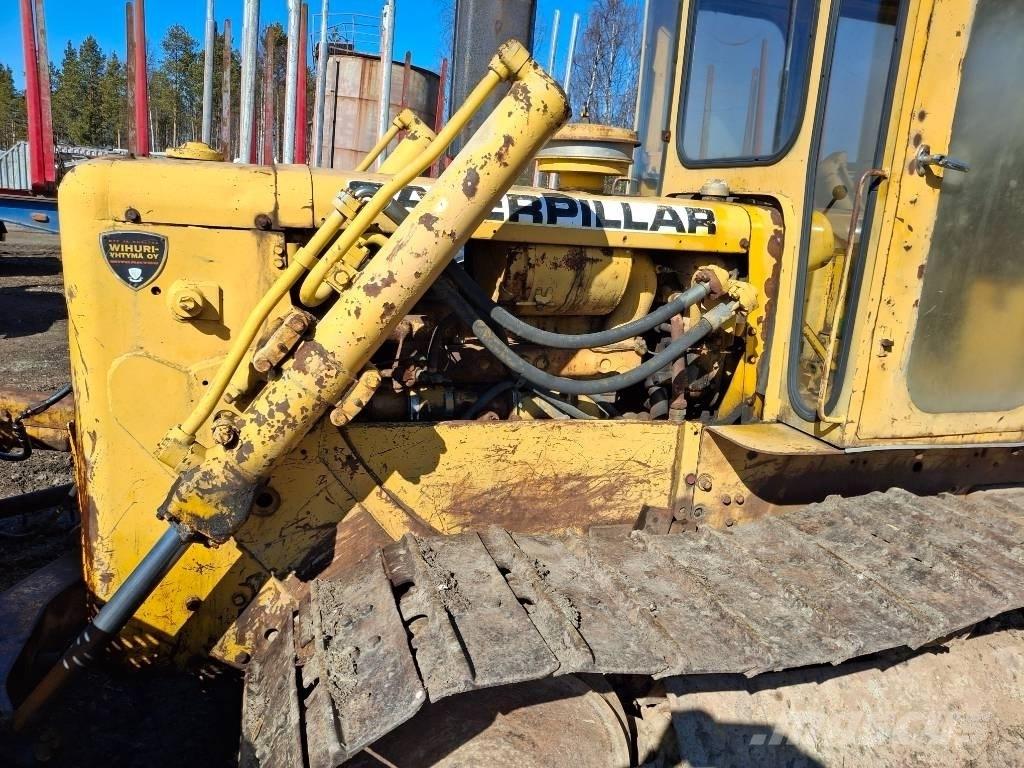 CAT D 4 D Kāpurķēžu buldozeri