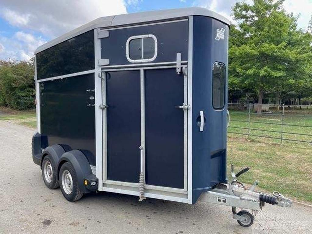 Ifor Williams HB 511 Dzīvnieku transportēšanas piekabes