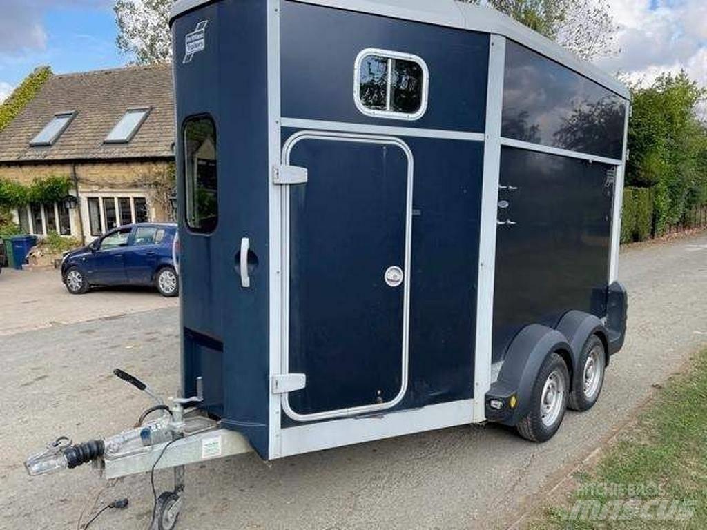 Ifor Williams HB 511 Dzīvnieku transportēšanas piekabes