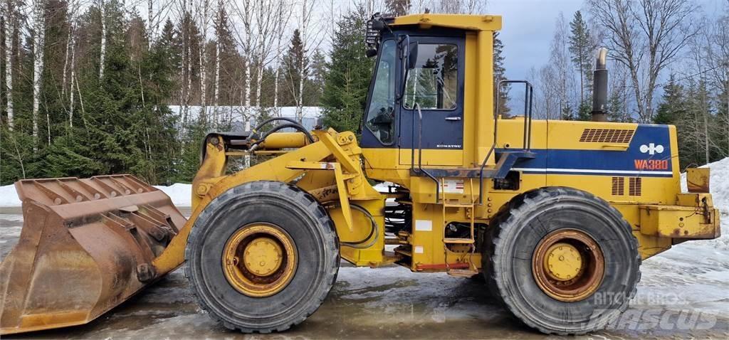 Komatsu WA380 Iekrāvēji uz riteņiem